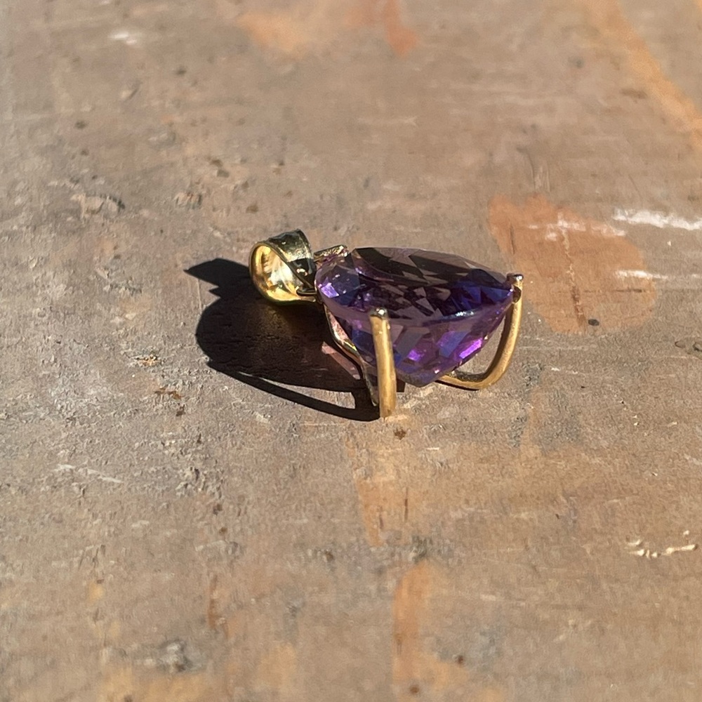 14k Gold & Amethyst Pendant Approximately 8 1/2 ct - Picture 3 of 6